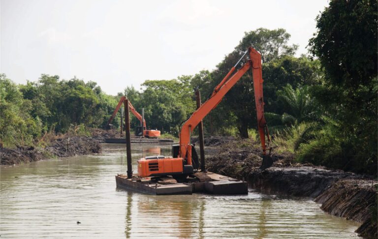 Dredging Re Shaping St Petersburg FL Dredging Re-Shaping St Petersburg Florida
